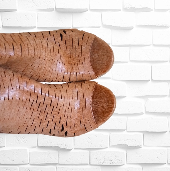 Madden Girl Rockella Women's Tan Leather Open Toe Zip Up Ankle Boots - Picture 10 of 16